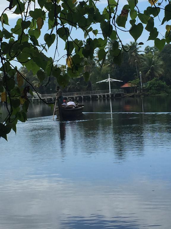 Ayana's Homestay Alappuzha Luaran gambar